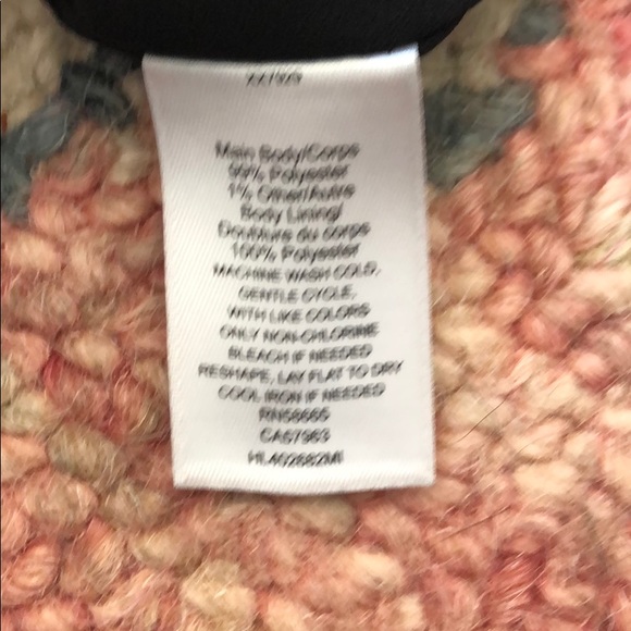 Beautiful Chelsea 28 top - Picture 7 of 7